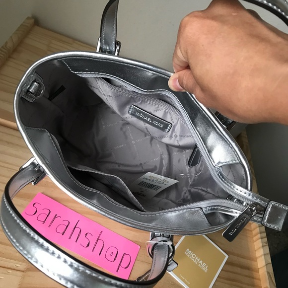 🌼Michael Kors Purse - Picture 12 of 13